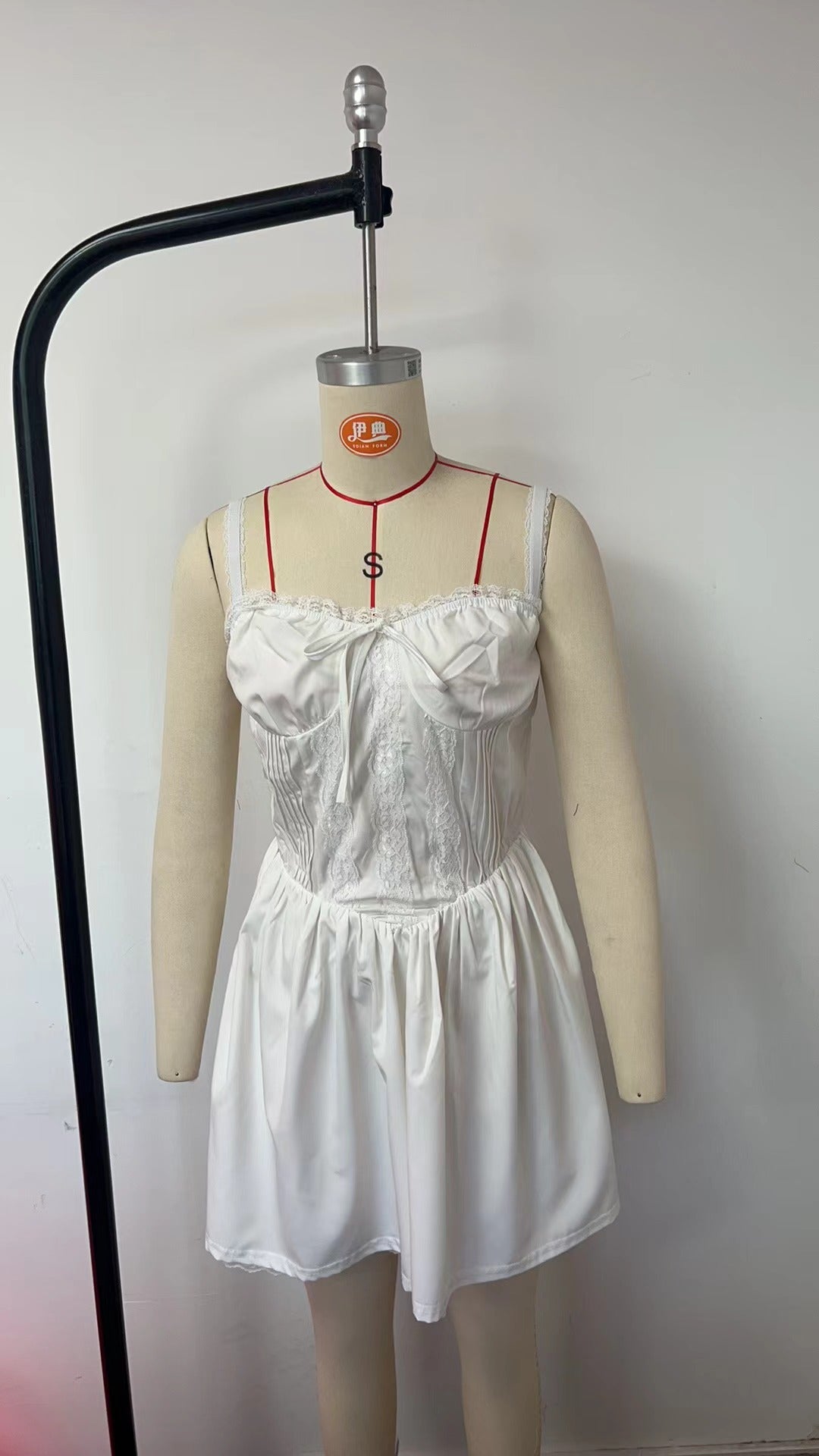 European and American sexy women's lace stitching suspender skirt tight waist backless small skirt pure desire style white dress women